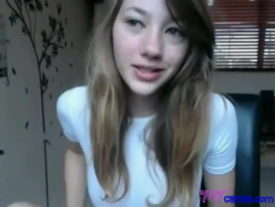 Vídeo da novinha linda na webcam se consolando